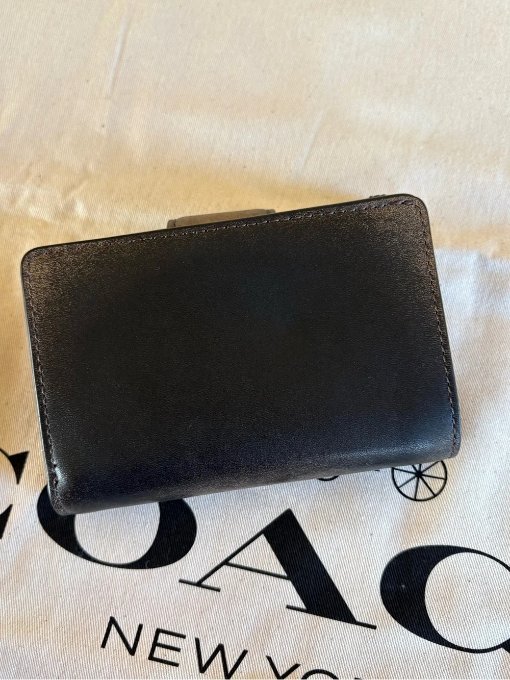 Coach compact black